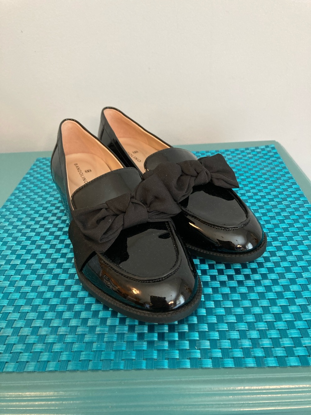 Bandolino Black Patent Loafer with Bow Trim Women Size 7 M